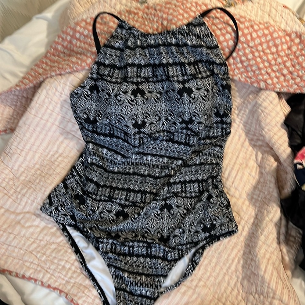 Blk and white bathing suit